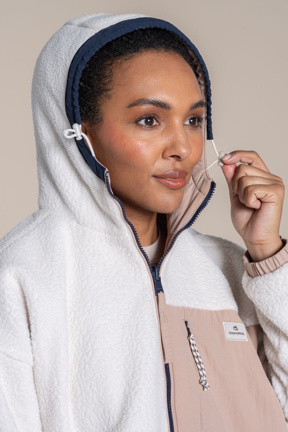 Craghoppers Craghoppers Women's Longlands Reversible Borg Hooded Water-Repellent Jacket in White - 4