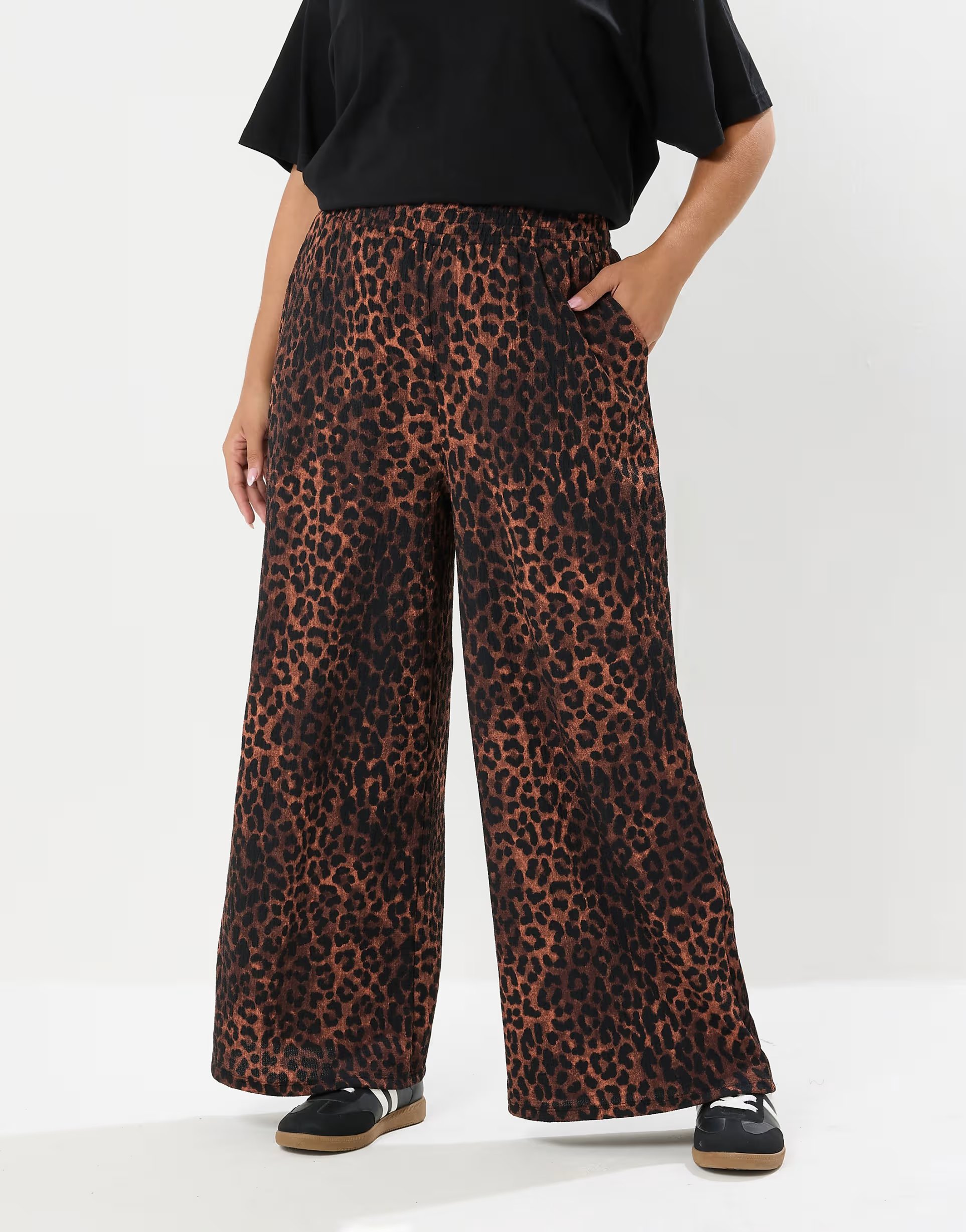 ASOS Yours Clothing Leopard print wide leg trousers in brown - 1