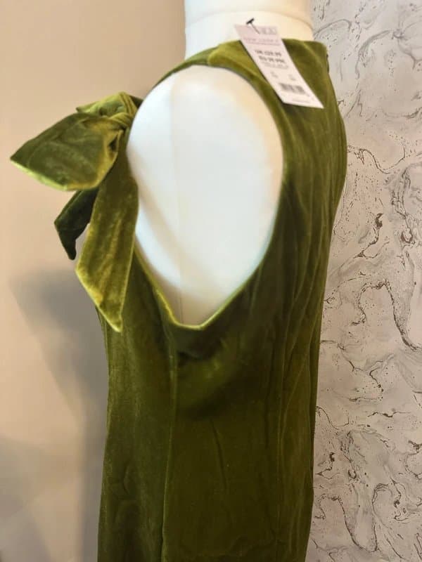 New Look New look green velvet look dress size 14/16