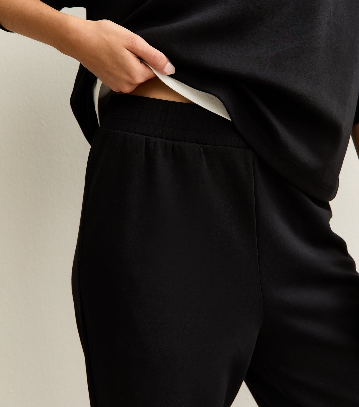 New Look Women's Premium Black Jersey Cuffed Joggers New Look - 2