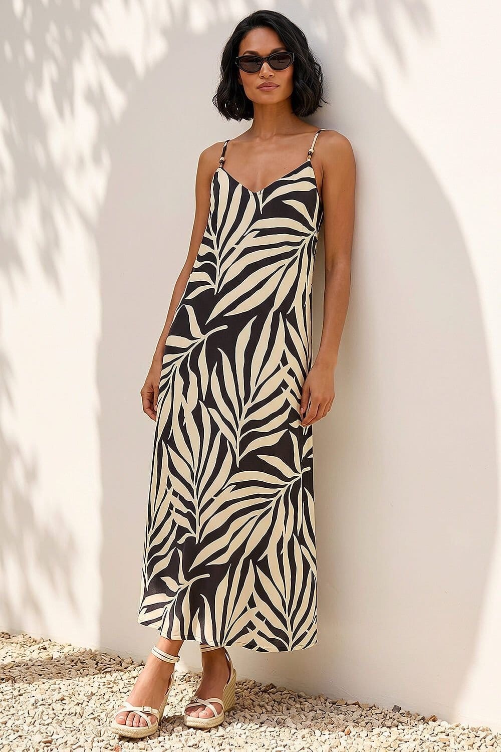 Dusk Dusk Women's Mono Leaf Print Maxi Dress in Black - 4
