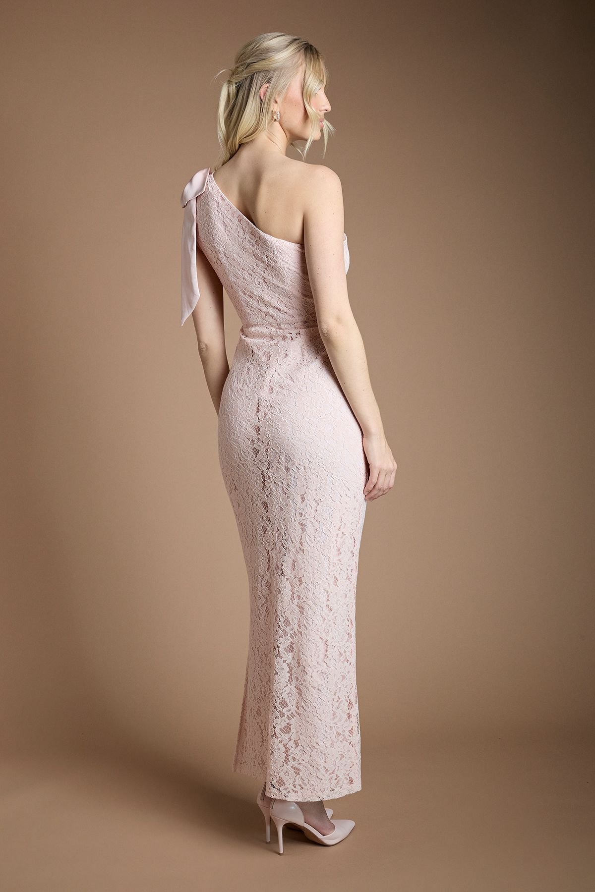 Coast Coast Women's One Shoulder Bow Detail Lace Bridesmaid Dress in Blush - 3