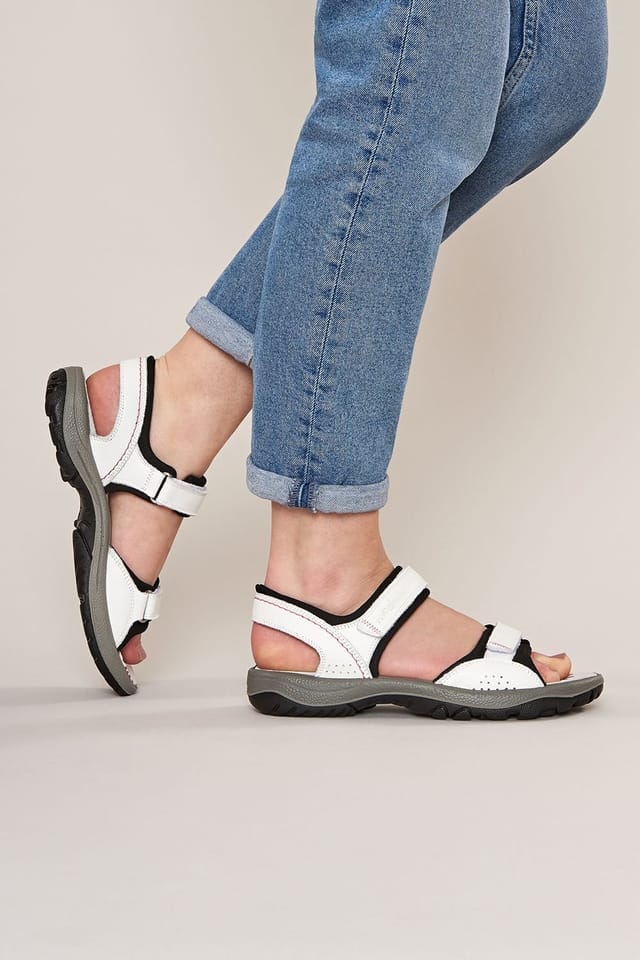 Moshulu Moshulu Women's 'Avon' Adventure Sandals in White - 2