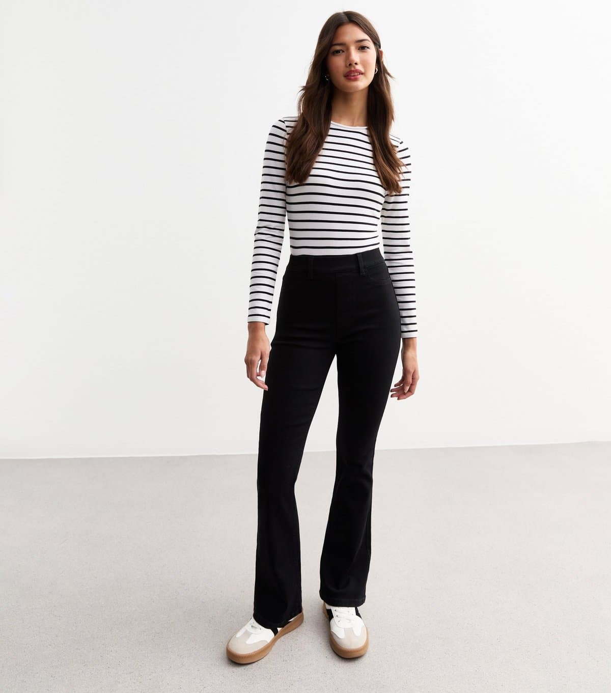 New Look Women's Washed Black Pull On Bootcut Jeggings New Look