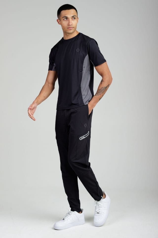 Foray Foray Men's Short Sleeve Technical Tonal Panelled Sports T-Shirt in Black - 3