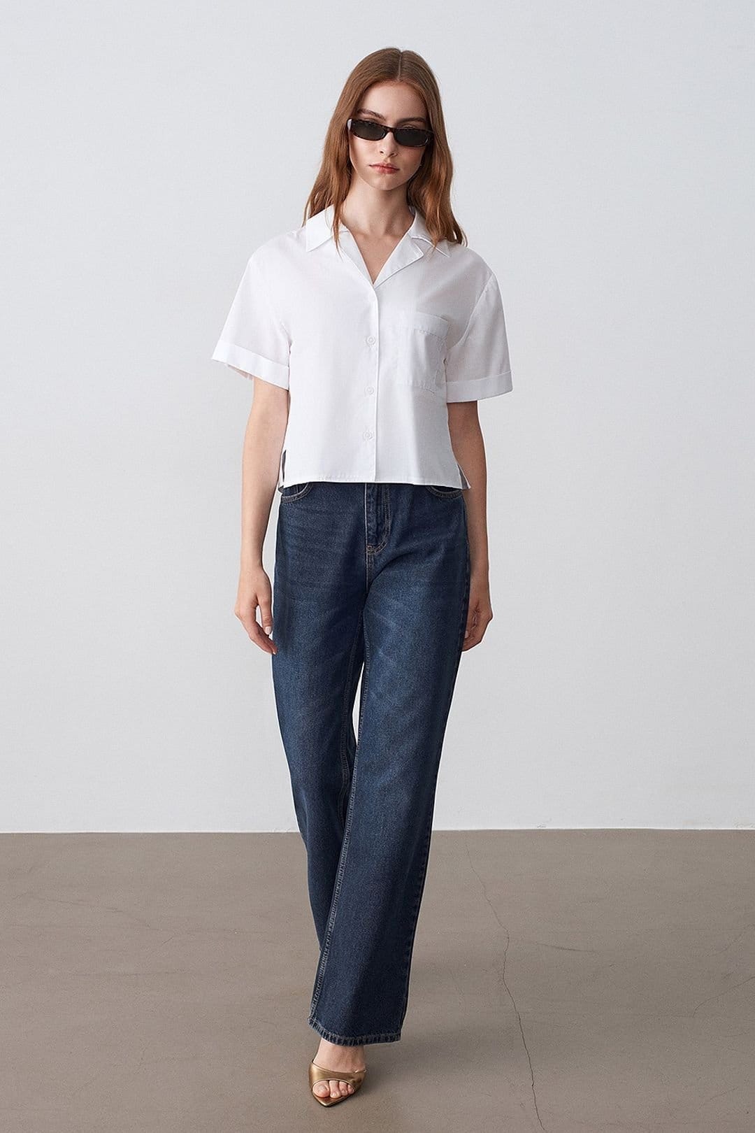 Dilvin Dilvin Women's Cotton Poplin Crop Shirt in White - 4
