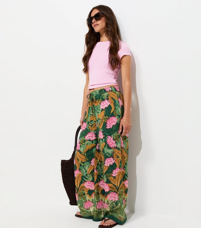 New Look Women's Petite Green Palm Goya Wide Leg Trousers New Look - 3