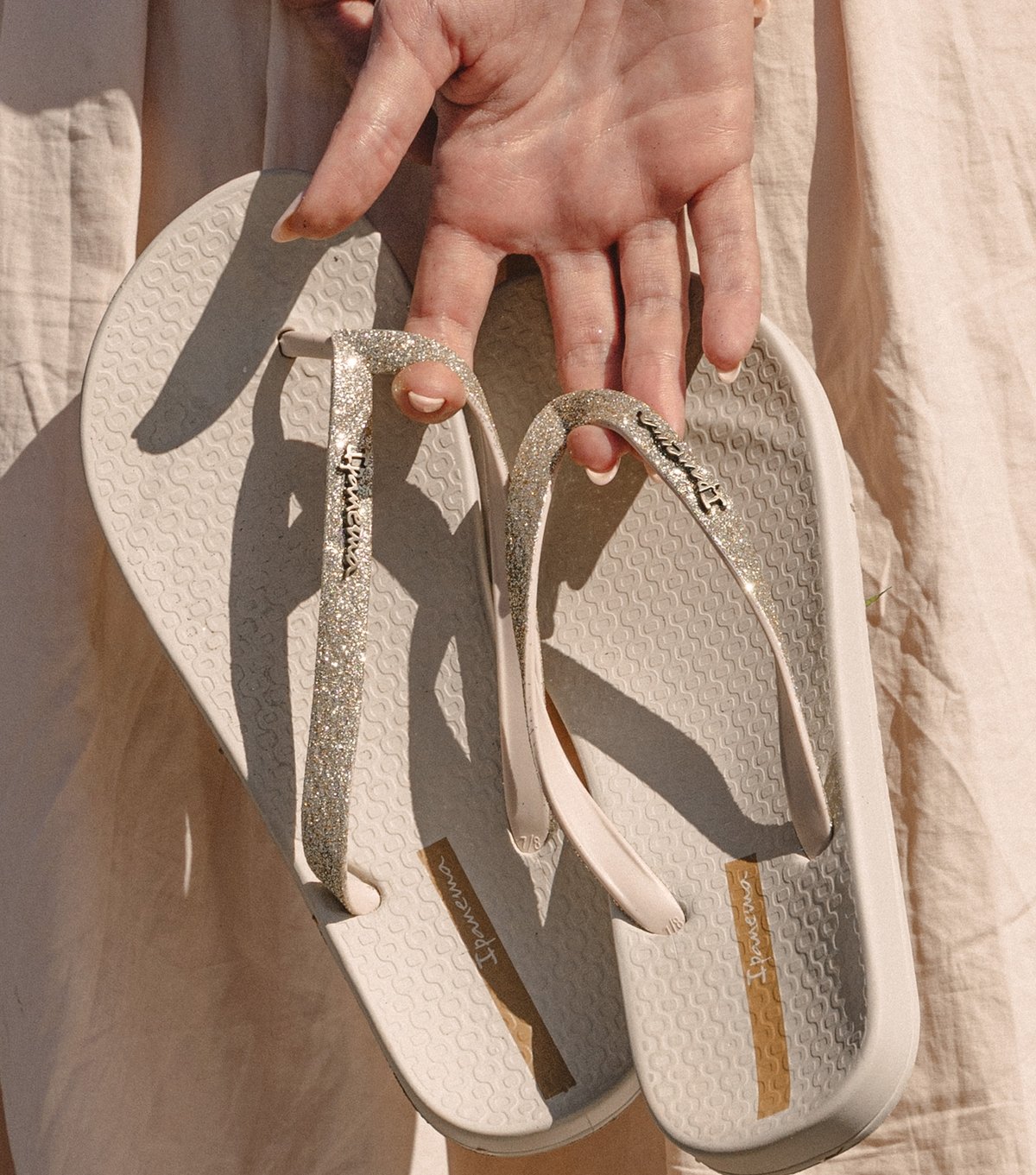 Ipanema Women's Stone Glittery Strap Flip Flops Ipanema New Look - 3