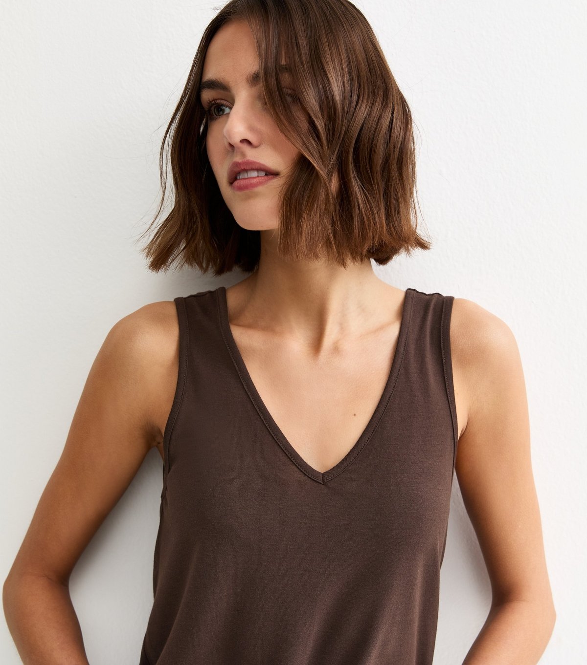 New Look Women's Dark Brown Relaxed V Neck Tank Top New Look - 2