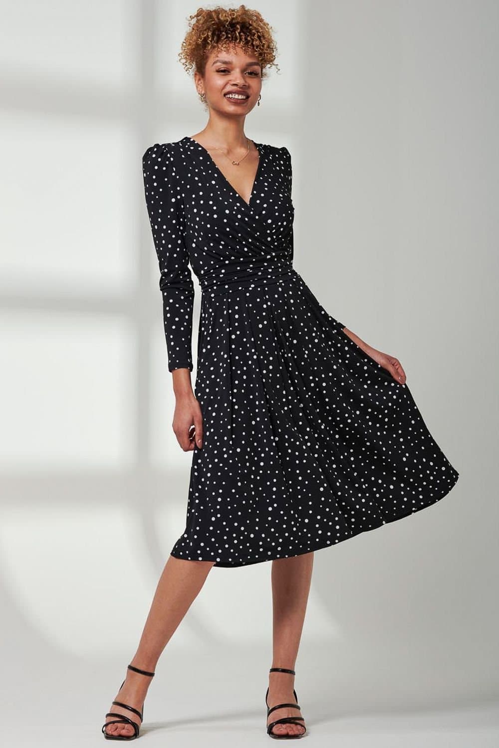 Jolie Moi Jolie Moi Women's Rafella Long Sleeve Midi Dress in Black