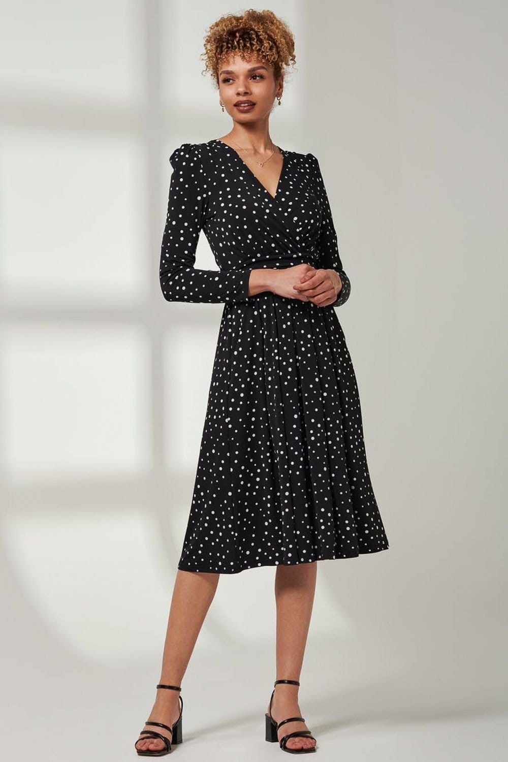 Jolie Moi Jolie Moi Women's Rafella Long Sleeve Midi Dress in Black - 4