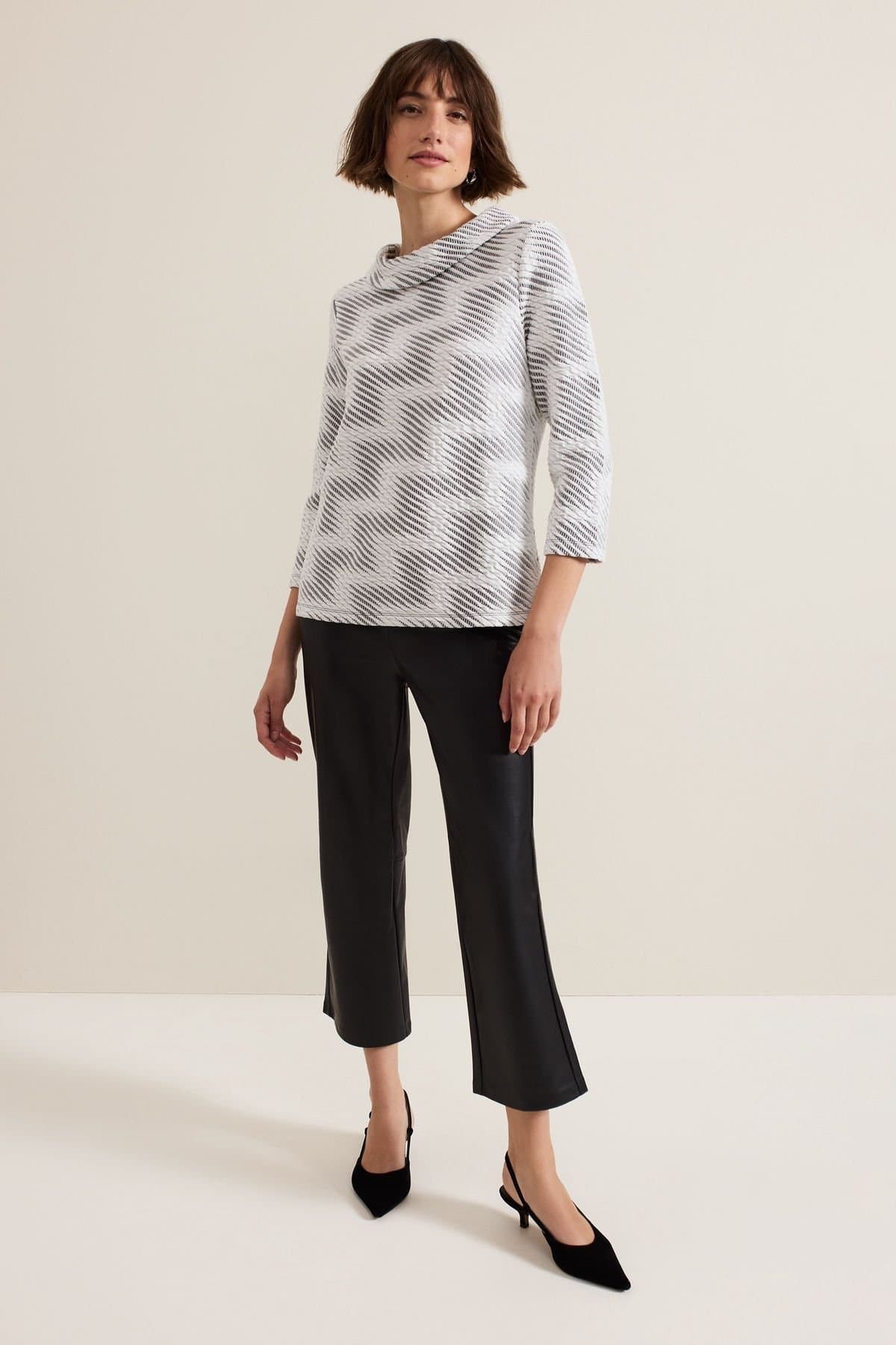 Phase Eight Phase Eight Women's Mya Crop Trouser in Black