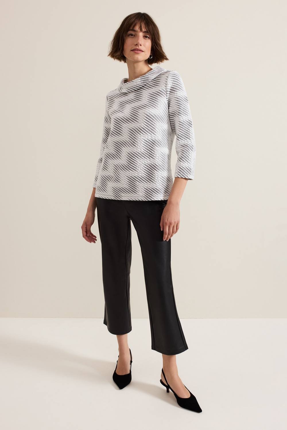 Phase Eight Phase Eight Women's Mya Crop Trouser in Black - 2