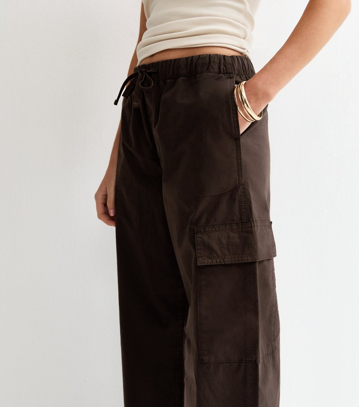 New Look Women's Dark Brown Barrel Leg Cargo Trousers New Look - 2