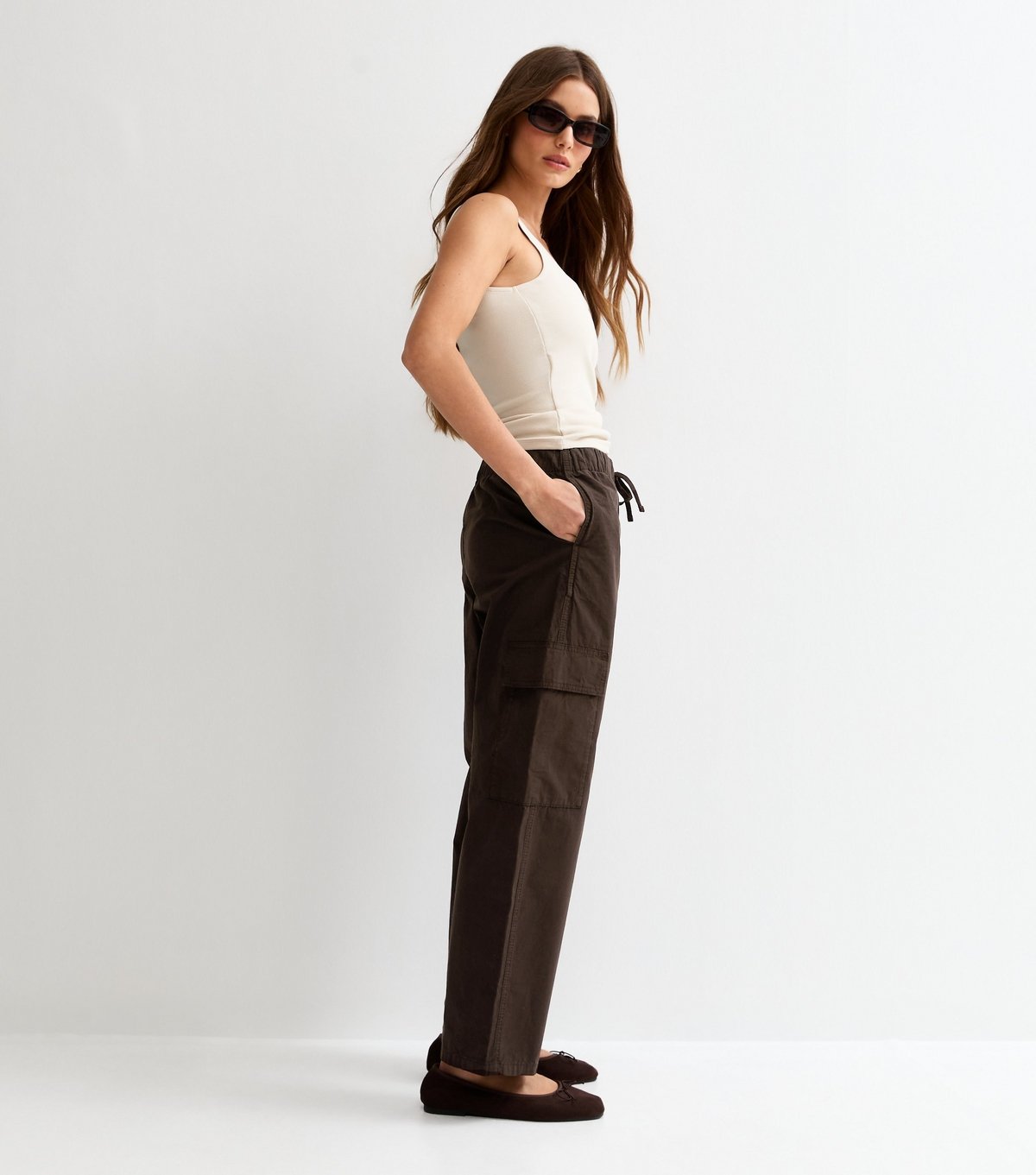 New Look Women's Dark Brown Barrel Leg Cargo Trousers New Look - 3