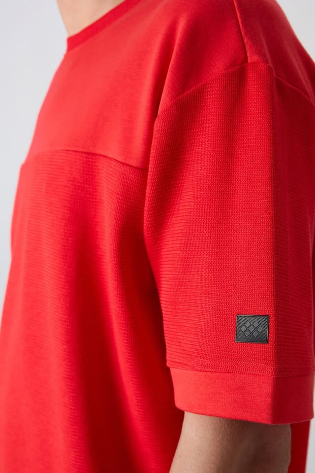 Tommy Life Tommy Life Men's Oversized Cotton-Blend Crew Neck T-Shirt in Red - 3