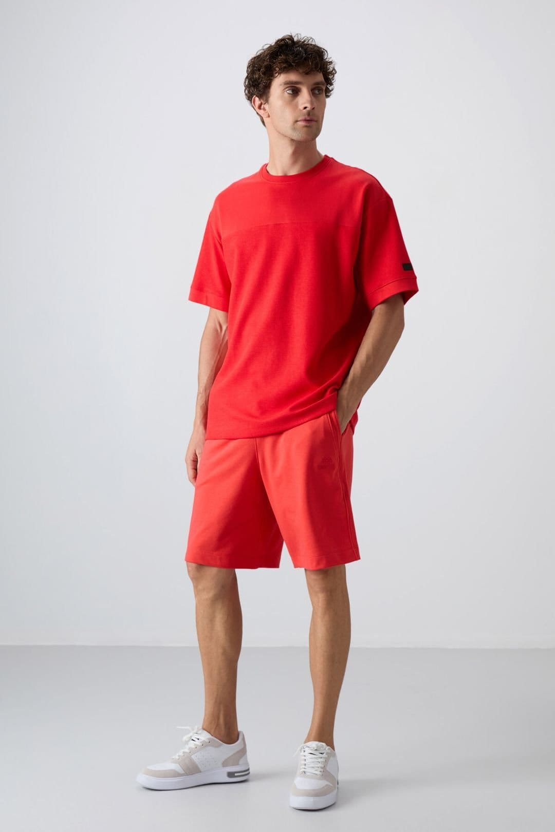 Tommy Life Tommy Life Men's Oversized Cotton-Blend Crew Neck T-Shirt in Red - 4