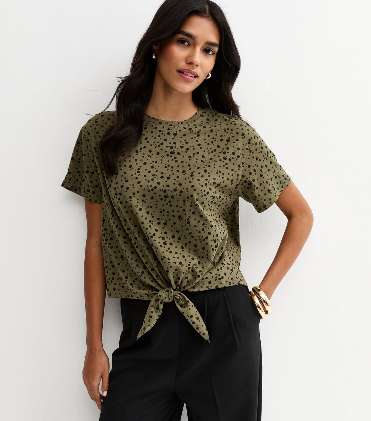 New Look Women's Khaki Speckled Print Tie Front T-Shirt New Look
