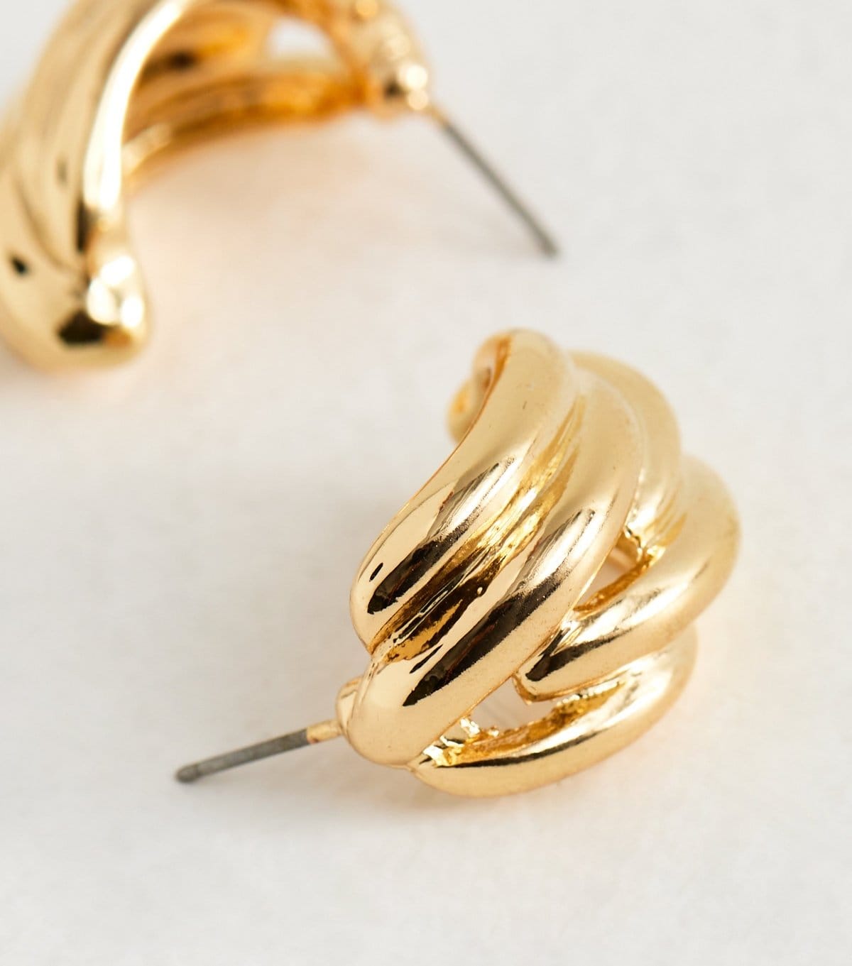 New Look Gold Tone Chunky Wrap Curve Earrings New Look - 4