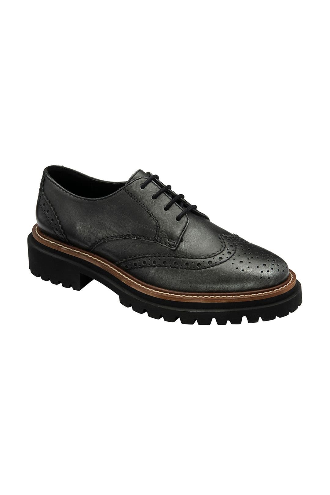 Ravel Ravel Women's Pewter Metallic Leather 'Walsh' Cleated-Sole Brogues in Grey