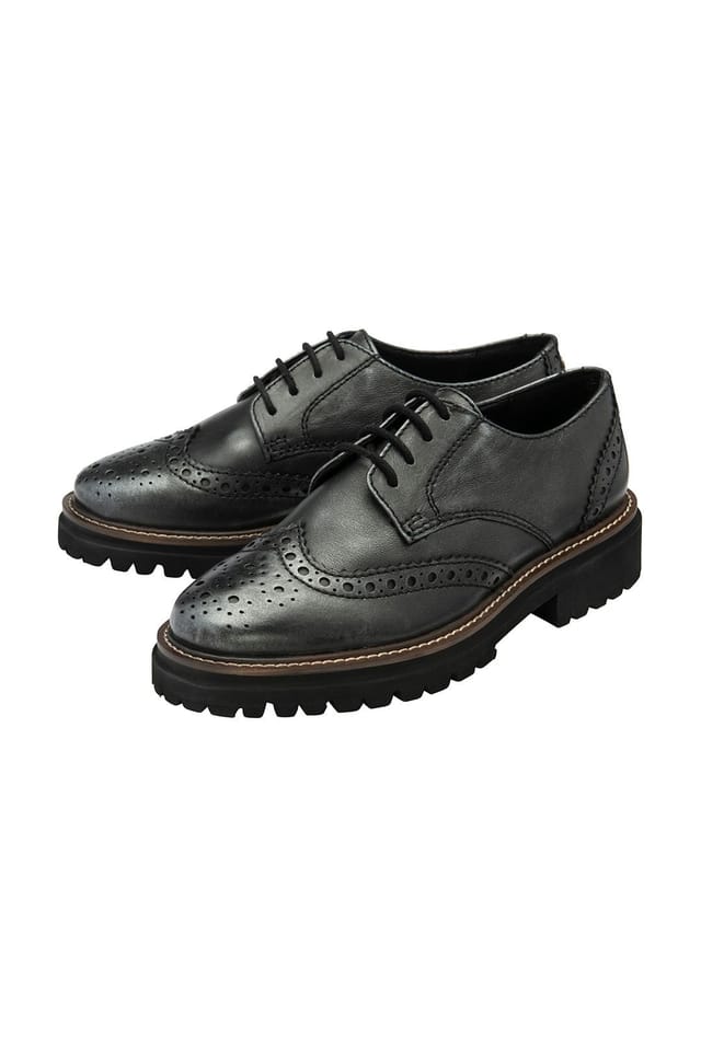 Ravel Ravel Women's Pewter Metallic Leather 'Walsh' Cleated-Sole Brogues in Grey - 2
