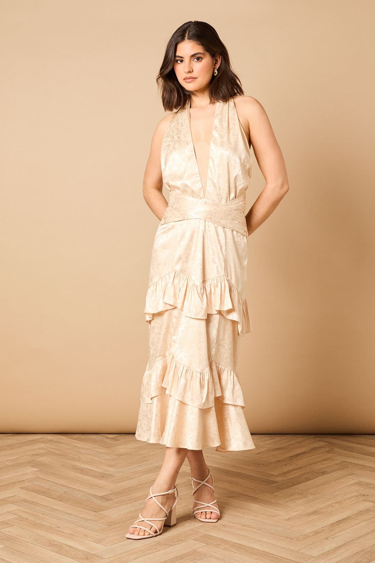 Oasis Oasis Women's Halterneck Satin Jacquard Midi Dress in Champagne