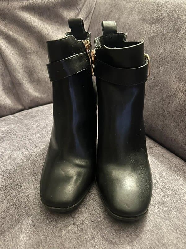 New Look New Look black faux leather ankle boots (size 3)