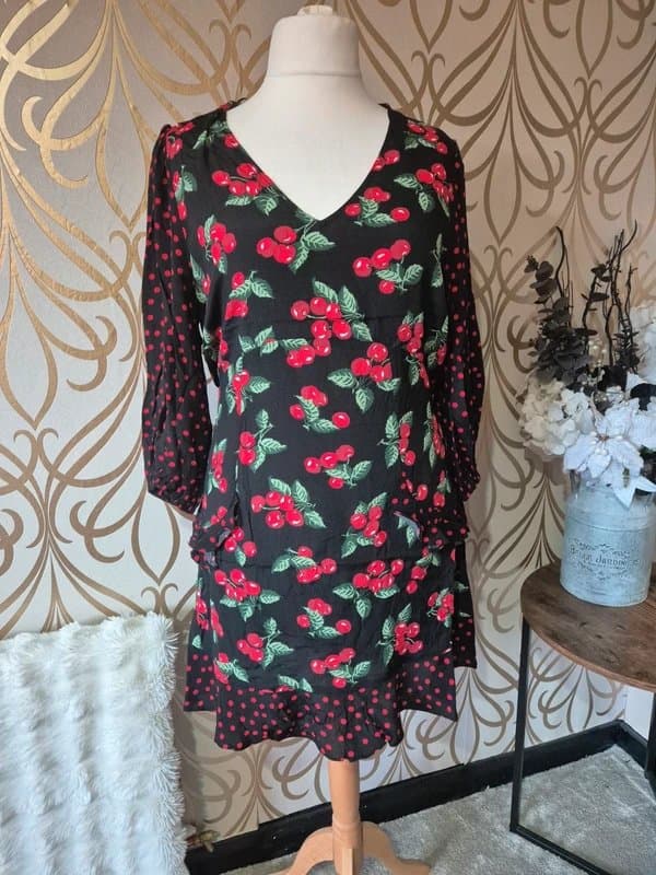 Love & Roses Love & roses black cherry ruffle belted long sleeve dress size 18