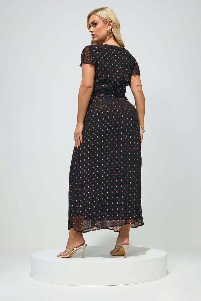Yours Yours Women's Dobby Twist Front Maxi Dress in Black - 3