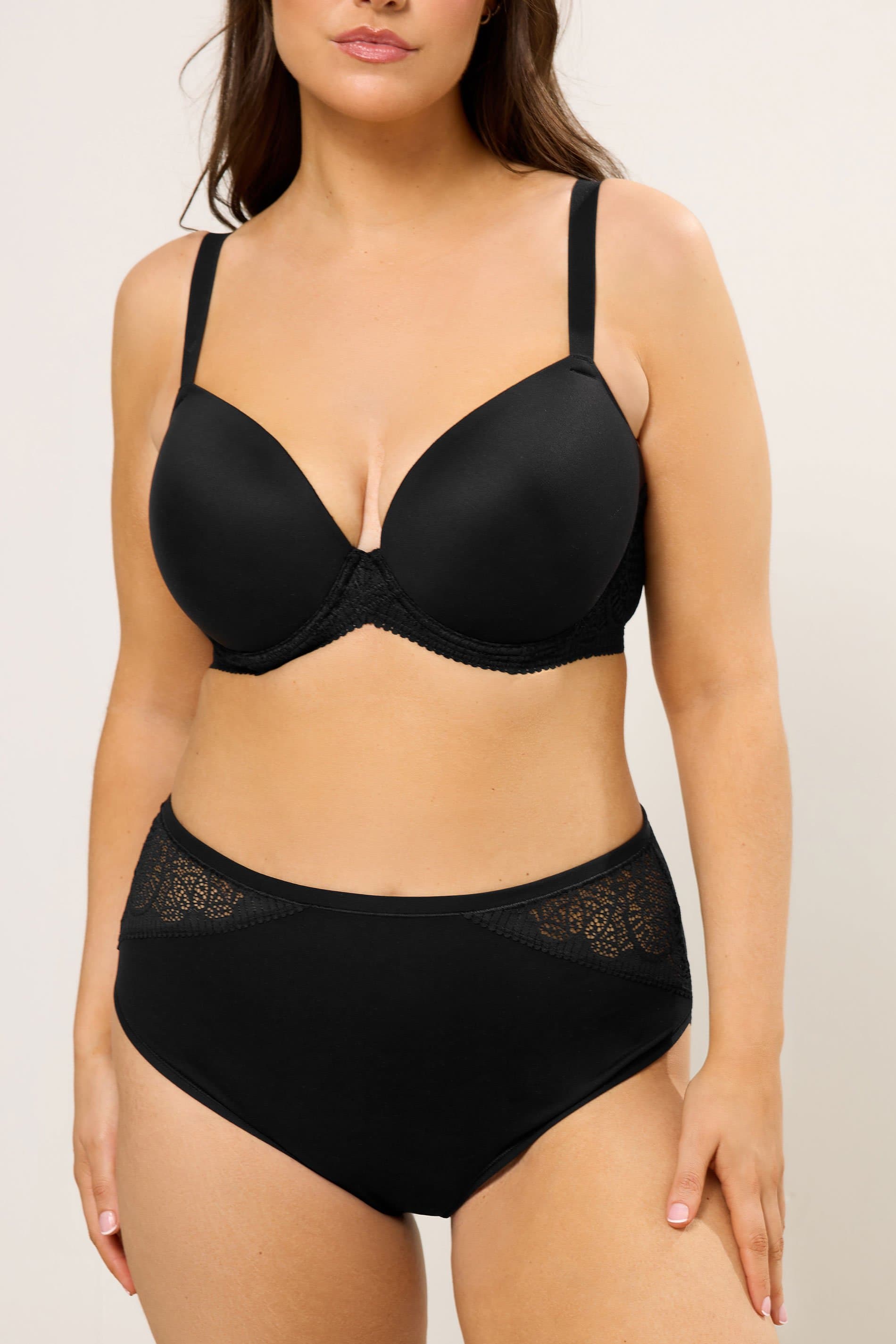 Yours Plus Size Black Floral Lace Shorts
