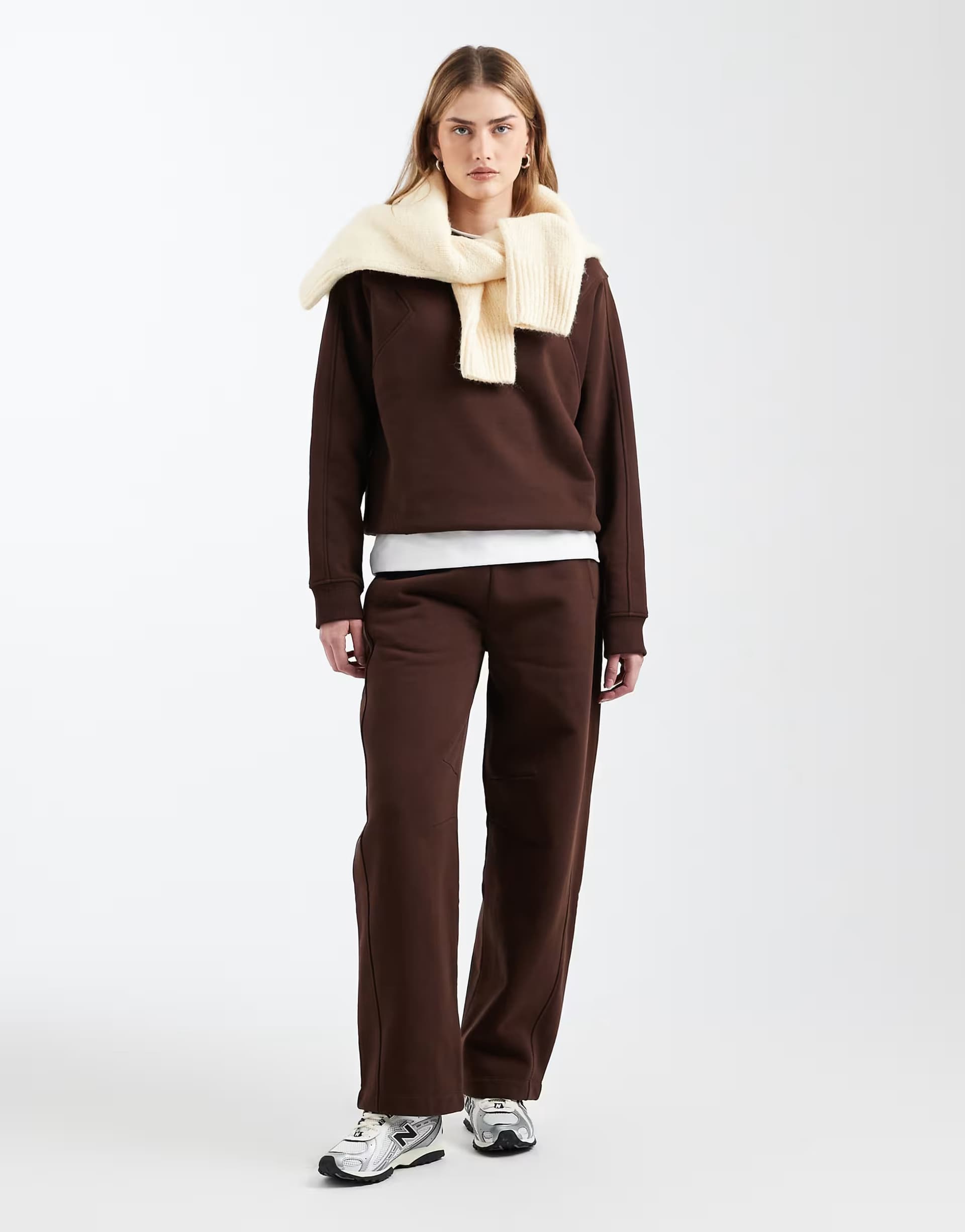 ASOS ASOS DESIGN premium 500gsm seamed barrel leg jogger in chocolate