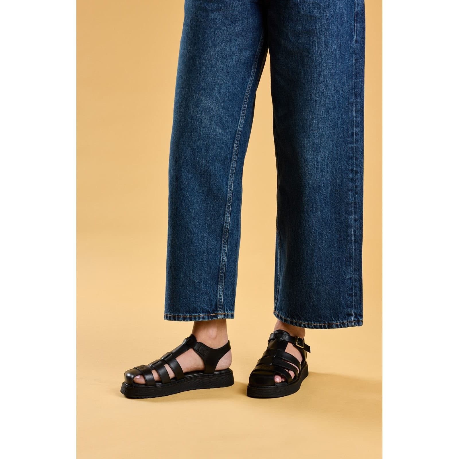 Hush Puppies Hush Puppies Women's Cassandra Gladiator Sandal in Black