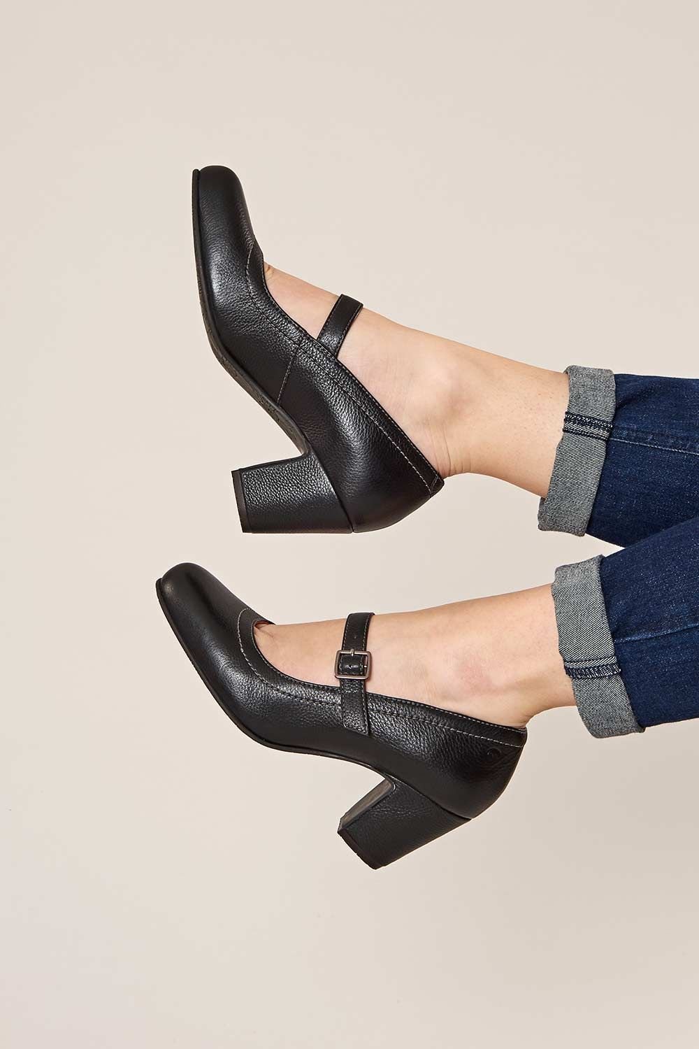 Moshulu Moshulu Women's 'Biambi' Leather Bar Shoes in Black - 4