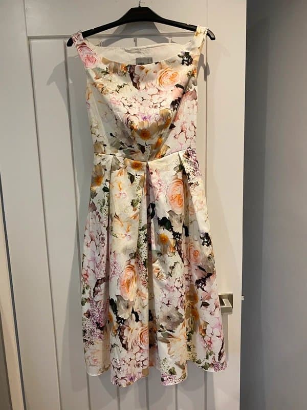 ASOS ASOS floral dress Size 6