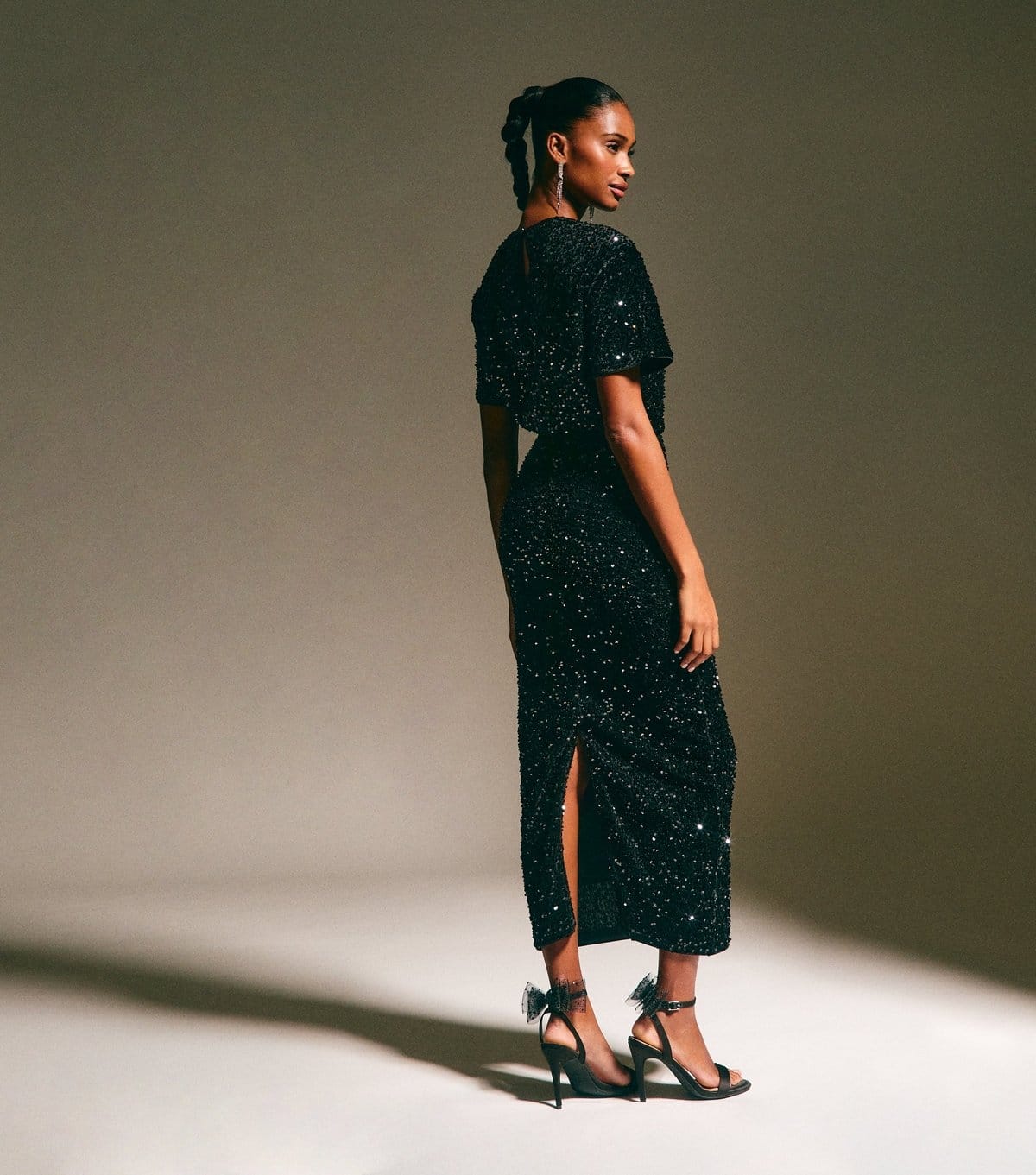 New Look Women's Black Velvet Sequin Embellished Midi Skirt New Look - 4