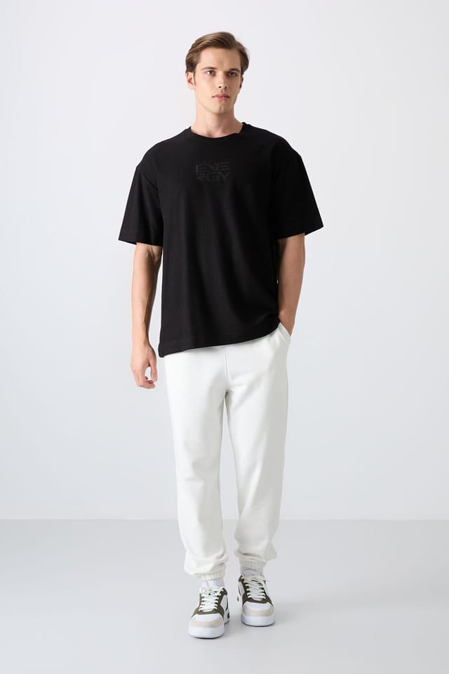 Tommy Life Tommy Life Men's Oversized Logo Embroidered Cotton-Blend T-Shirt in Black - 2
