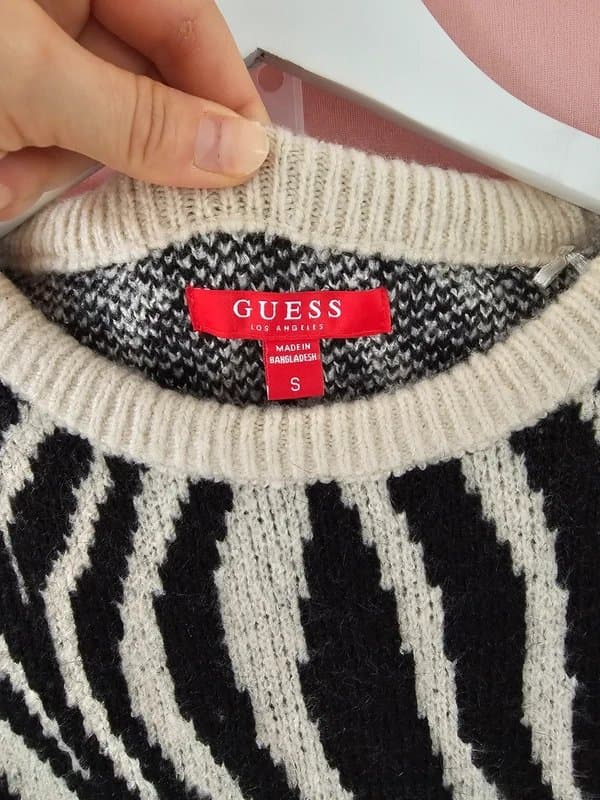 GUESS Guess - Relaxed Fit Soft Knit Jumper - Size S