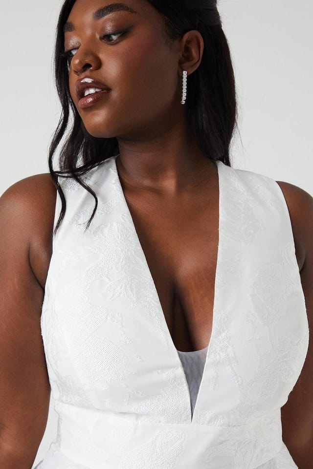 Coast Coast Women's Plus Size Plunge Neck Waterfall Organza Jacquard Maxi Wedding Dress in Ivory - 2