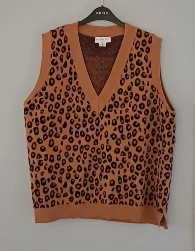 Never Fully Dressed Never Fully Dressed Sleeveless Jumper - size XXL (20/22)