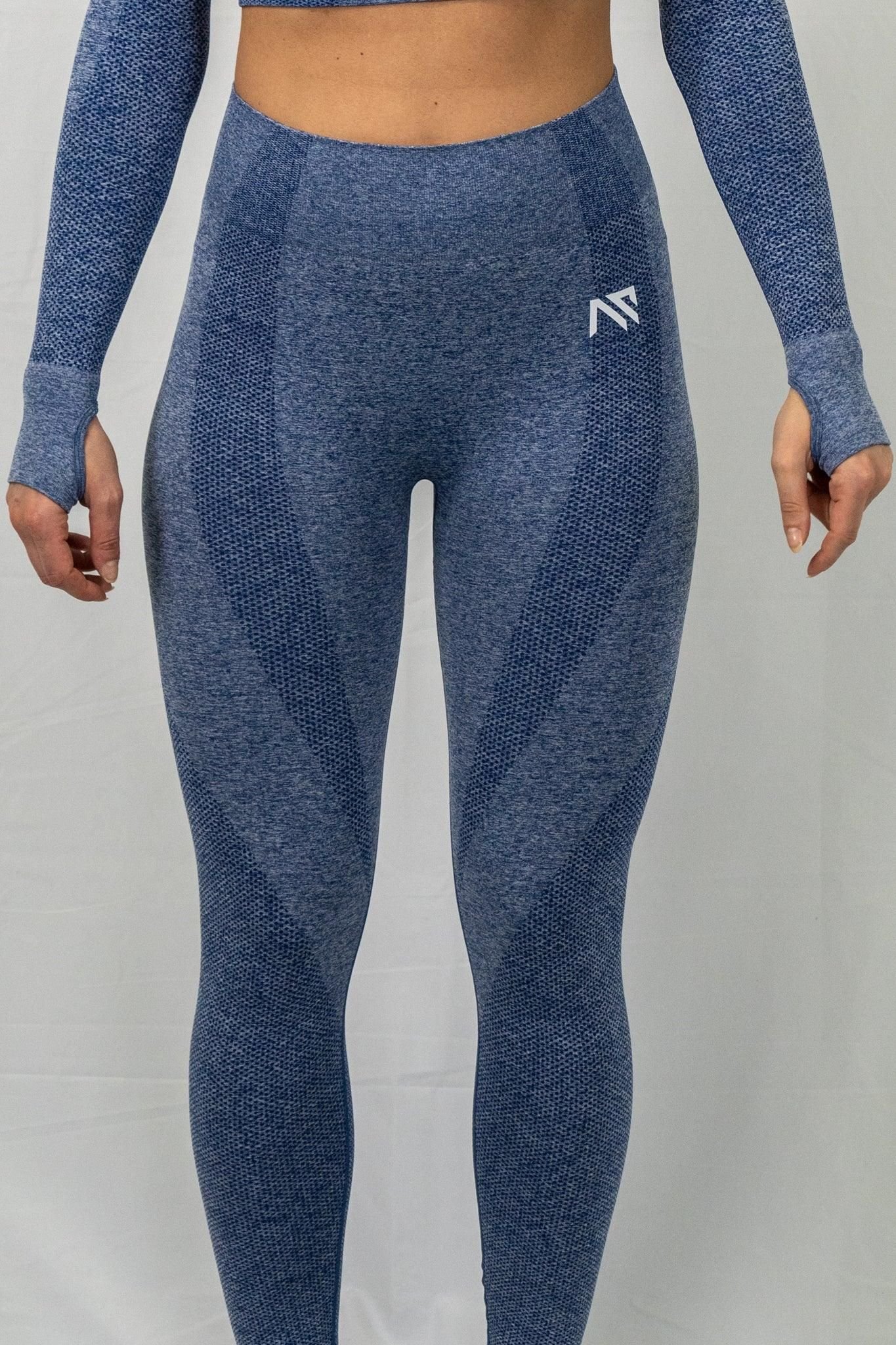 Animus Animus Women's Active Seamless Crop Top Set in Navy - 2