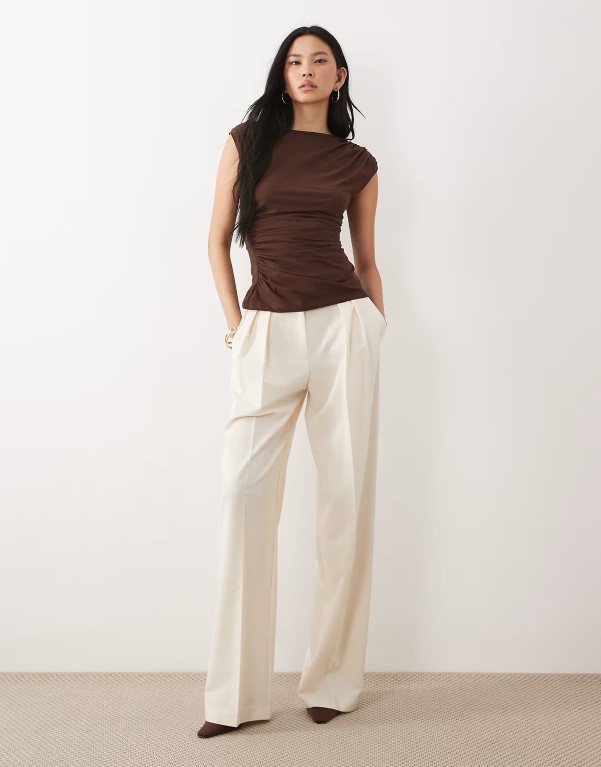 ASOS ASOS DESIGN Tall tailored wide leg trousers with pleat detail in cream - 1