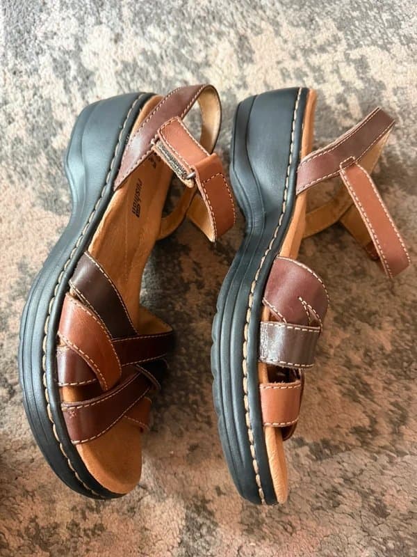 Clarks Brown leather woven boho style strappy sandals from Clarks. Size 4.5 d