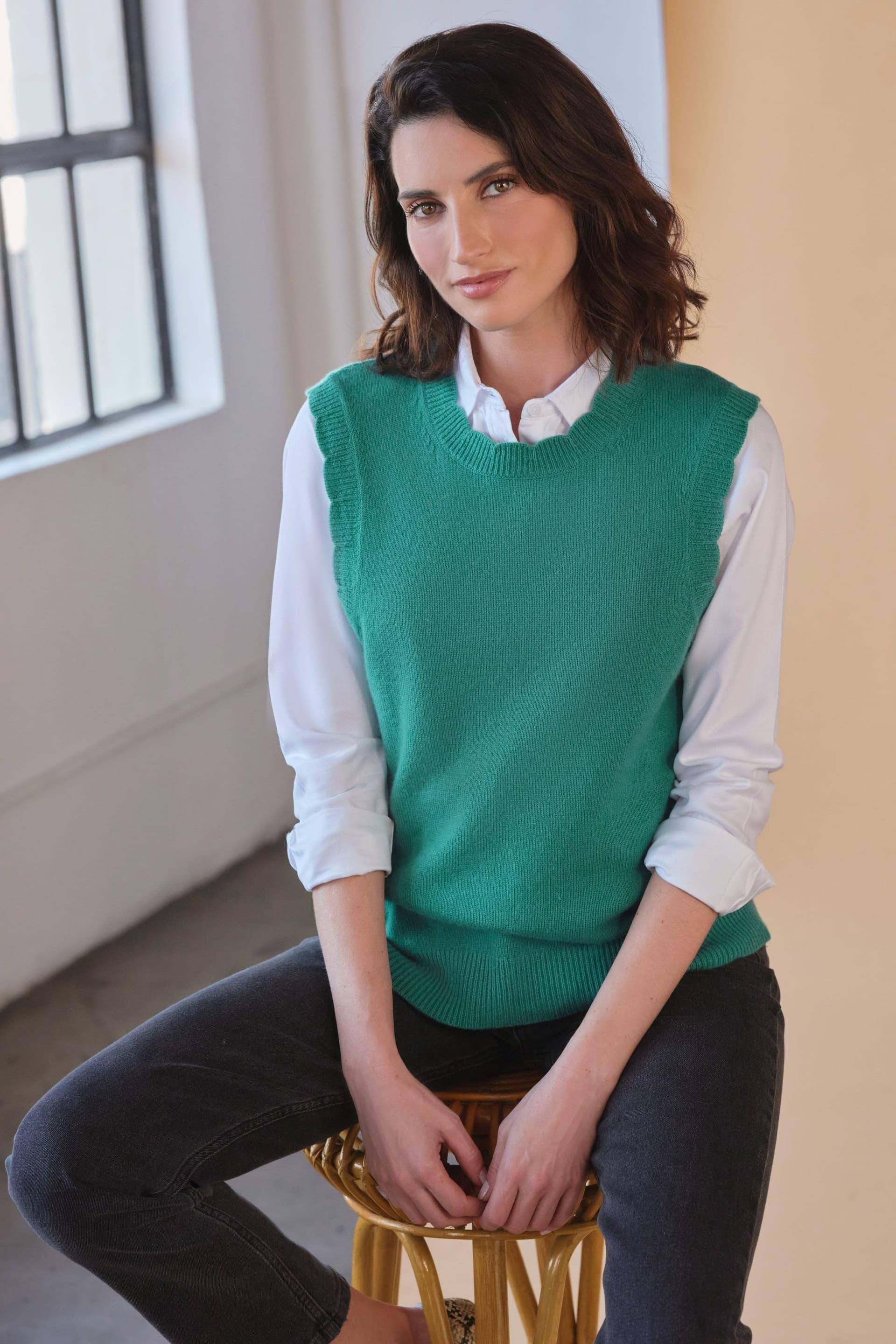 Pure Collection Pure Collection Women's Wool Cashmere Scalloped Tank in Dark Green