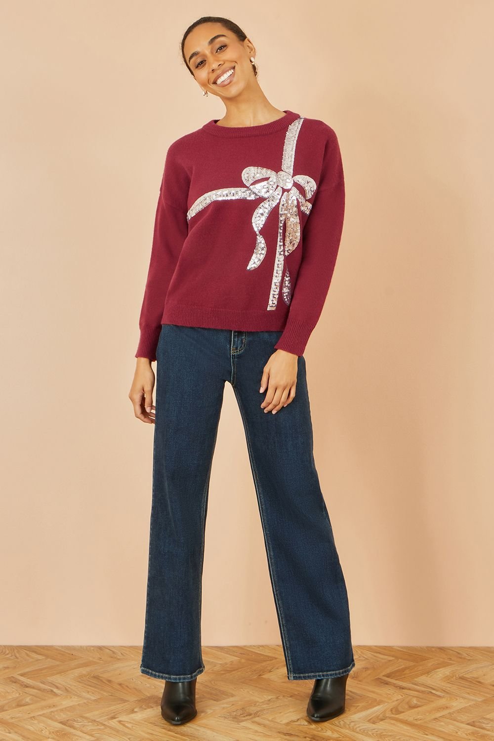 Yumi Yumi Women's Burgundy Sequin Bow Knitted Jumper - 3