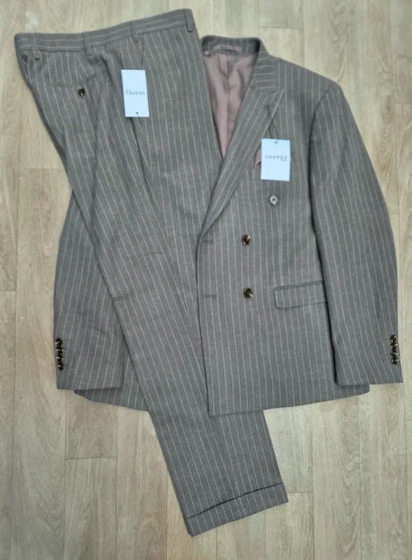 Skopes Classic and smart doublebreast mens suit