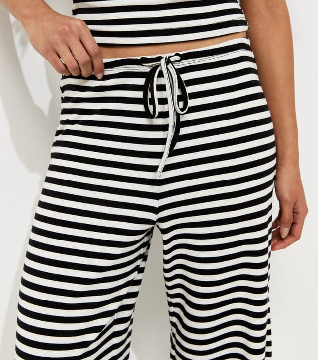 New Look Women's Black Striped Wide Leg Trousers New Look - 2