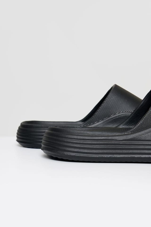Threadbare Threadbare Men's Chunky Foam Sliders in Black - 2