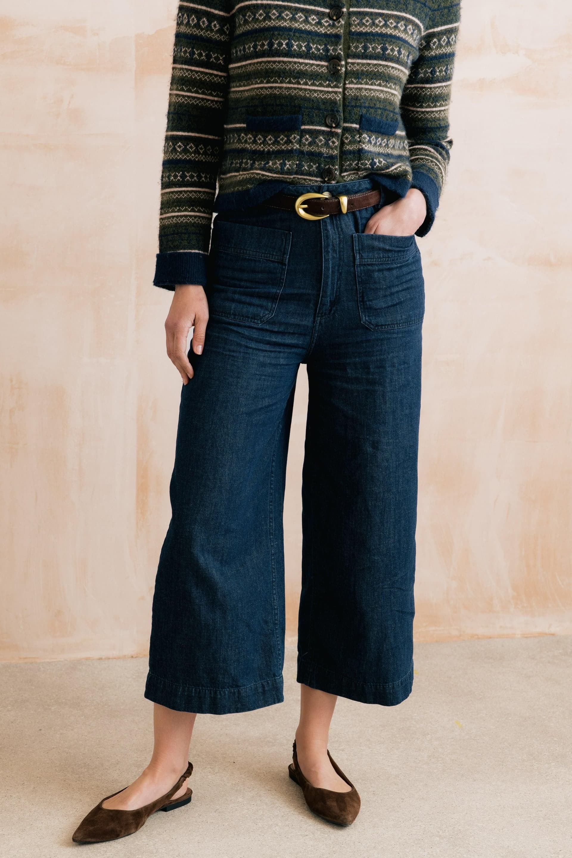 Lily & Me Lily & Me Women's Amelia Lightweight Linen Blend Cropped Trousers with Patch Pocket in Blue