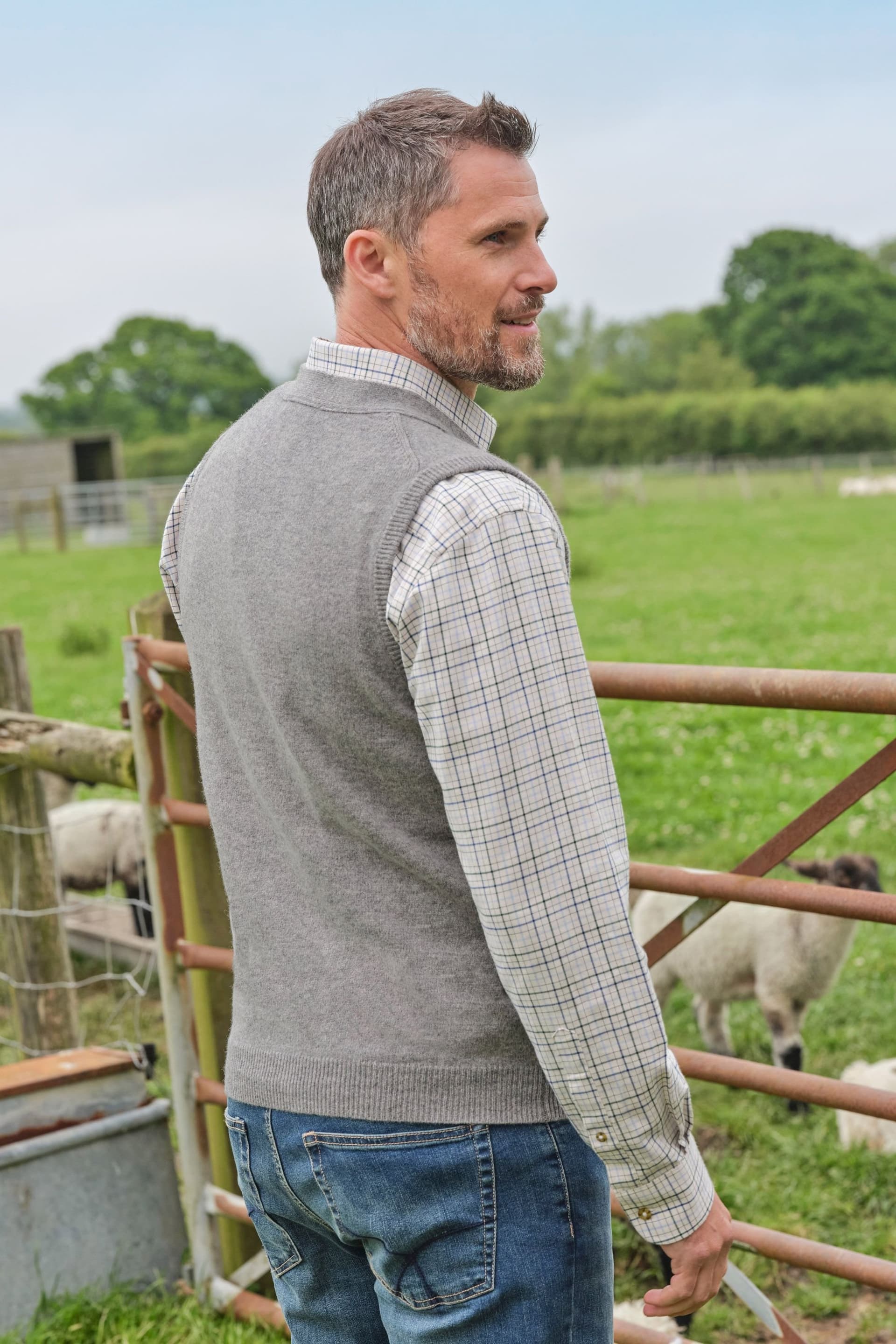 WoolOvers WoolOvers Men's Mens 100% Lambswool Waistcoat in Light Grey