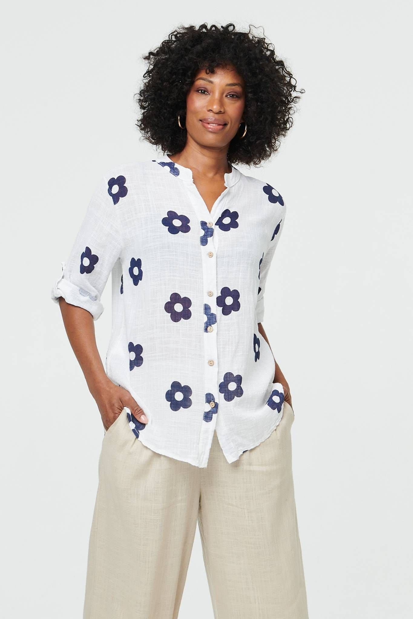 Izabel London Izabel London Women's Floral 3/4 Sleeve Button Relaxed Blouse in White